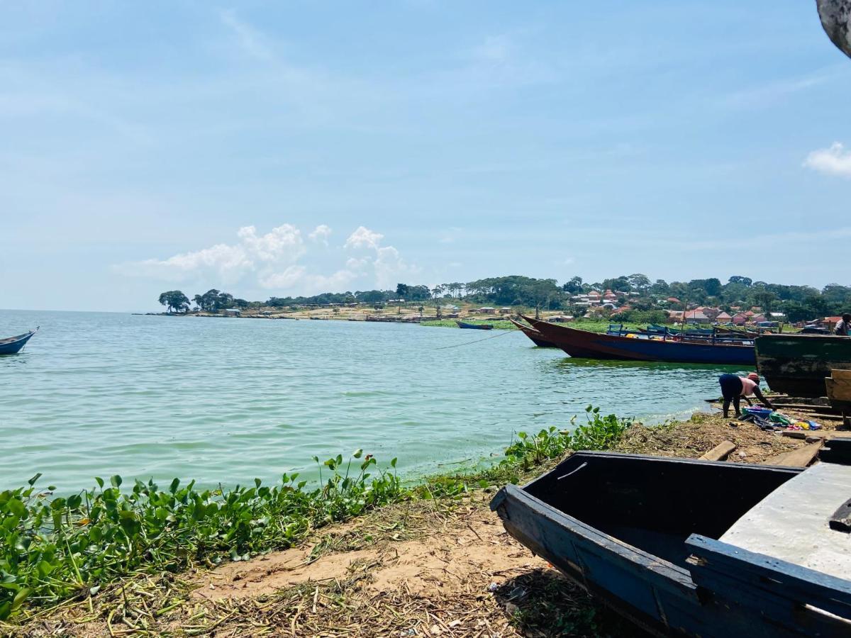 Homeonthenile Lake View Double Jinja Buitenkant foto